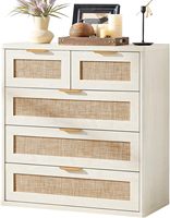 Commode à 5 tiroirs en rotin LEYAOYAO, commode moderne de 33,5 po avec plateau de 160 lb et kit anti-basculement, poignées dorées pour chambre à coucher et salon.