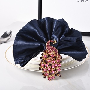 Anelli Portatovaglioli Personalizzati a Forma di Pavone - Strass Scintillanti per Matrimoni/Feste/Hotel - Product Image 5