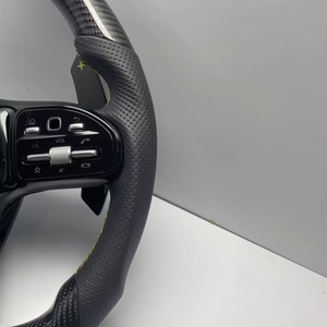 Volante de fibra de carbono con pantalla LED con paletas de cambio para <span class=keywords><strong>Mercedes</strong></span> <span class=keywords><strong>Benz</strong></span> A45 AMG CLS W176 C63 W204 CLA W212 W207 W218 C450 - Product Image 4