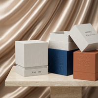 Boîte à parfum en papier artistique beige en matériaux recyclés personnalisés - Emballage cosmétique avec logo personnalisé, estampage à chaud et vernis UV sélectif