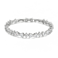 Bracelet Nœud Papillon Arc-en-ciel Fleur Blanche CZ Plaqué Or 14K Zircon 5A Fermoir Montre Nœud Papillon Bracelet Tendance pour Fête et Usage Quotidien