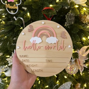 Panneau d'annonce fait à la main pour nouveau-né "Hello World" Panneau en bois pour bébé - Product Image 5