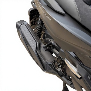 Cubierta de escape estilo fibra de carbono y molduras de paneles de carrocería para Honda Forza NSS350 2023-2026 - Product Image 1