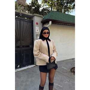 เสื้อแจ็คเก็ตซิปสำหรับผู้หญิงพร้อมดีเทลกระเป๋าสีครีม - Product Image 6