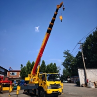 Grue à flèche hydraulique sur camion de 12 tonnes personnalisée, certifiée CE, pour le levage de pierres et la transplantation d'arbres en aménagement paysager
