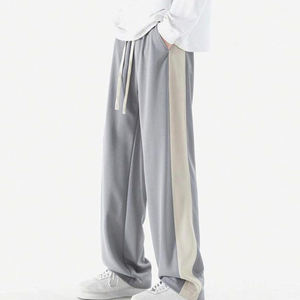 กางเกงวอร์มผู้ชายแบบมีโลโก้ 3 มิติ ปั๊มนูน ขอบเอวคู่ ลายทาง ล้างสีแบบแอซิด ทรงขาบาน - Product Image 4