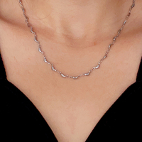 Collier ras du cou de luxe pour femme en acier inoxydable plaqué or 18 carats avec pendentif géométrique banane de créateur, chaîne courte