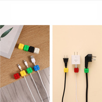 Organisateur de câbles universel magnétique de bureau D5400 avec blocs de construction et boucle pour le rangement des téléphones portables et des gadgets