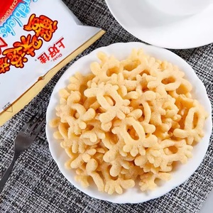 Snacks exotiques en gros <span class=keywords><strong>Chips</strong></span> de pommes de terre salées cuites au four Snacks gonflés Bâtonnets de crabe semi-mous Sachet de 60g - Product Image 3