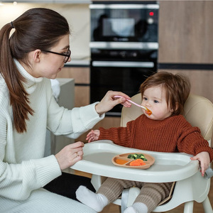 Ensemble d'assiettes divisées en silicone pour enfants, design minimaliste rond pour les repas des enfants - Product Image 4