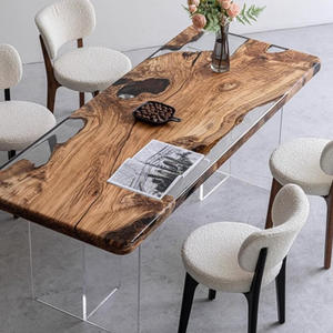 Mesa de Comedor Clásica de Madera Maciza y Resina Epoxi de Diseño Único, Personalizable en Colores para Uso en Hoteles, 2024 - Product Image 6