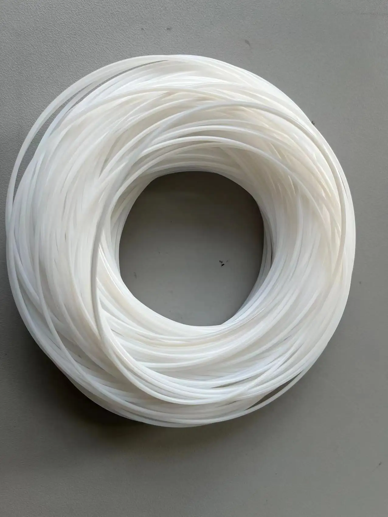 Manguera de PTFE flexible de fábrica de China 1,6*0,8*100m Rollo de tubo de plástico PTFE