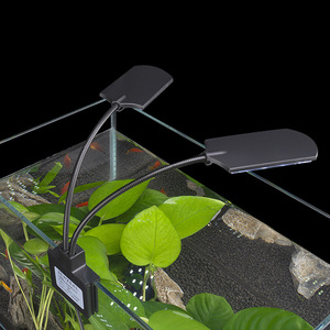 Lampe LED d'aquarium à double tête flexible, à intensité variable, spectre complet, pour la croissance des plantes, idéale pour les petits aquariums et les paysages aquatiques. - Product Image 4