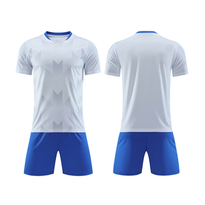 Maillots de football sur mesure - 100% polyester respirant, durable et confortable pour la performance d'équipe - Product Image 2