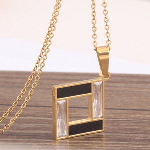 Conjunto de collar cuadrado geométrico dorado con incrustaciones negras y piedras transparentes para mujer, uso diario. - Product Image 3