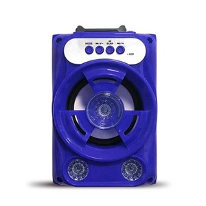 B16 baile cuadrado <span class=keywords><strong>de</strong></span> alta calidad <span class=keywords><strong>de</strong></span> <span class=keywords><strong>sonido</strong></span> <span class=keywords><strong>de</strong></span> la <span class=keywords><strong>tarjeta</strong></span> del TF y <span class=keywords><strong>USB</strong></span> al aire libre <span class=keywords><strong>de</strong></span> mano portátil Bluetooth altavoz - Product Image 1