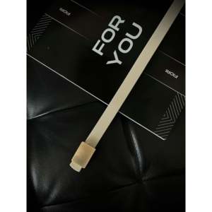 Cinturón para mujer con hebilla cuadrada de aleación, estilo casual, de cuero PU para uso diario. - Product Image 3