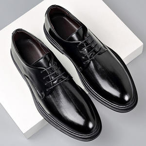 รองเท้าหนังสีดำคุณภาพสูงสำหรับผู้ชาย ฤดูใบไม้ร่วง ฤดูหนาว รองเท้าทางการทรงหัวแหลม ผูกเชือก พื้นรองเท้าหนังนุ่ม เหมาะสำหรับใส่ทำงานและโอกาสต่างๆ - Product Image 5