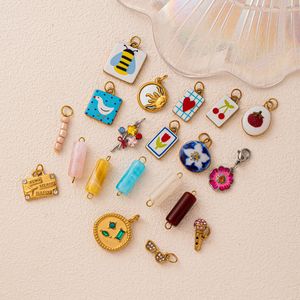 Ciondolo in Acciaio Inox Dipinto a Mano Stile Naif | Placcatura Oro PVD 18K | Impermeabile e Resistente per Creazione Gioielli - Product Image 5