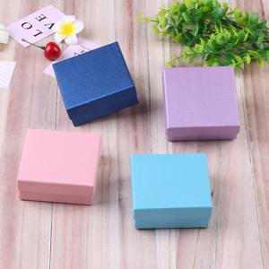 กล่องของขวัญเคลือบ UV แบบพกพาสำหรับต่างหูนาฬิกาจี้พร้อมช่องใส่เครื่องประดับหรูหราระดับไฮเอนด์ตามสั่ง - Product Image 1