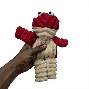 Jouet de poisson en peluche rose avec corps texturé doux et ailerons beiges, longueur 40 cm, emballage individuel en sac transparent - Product Image 3