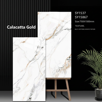 Dalles en porcelaine effet marbre Calacatta Gold poli et émaillé 750x1500mm pour salon