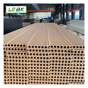 Fabricant de source Revêtement de sol <span class=keywords><strong>en</strong></span> WPC à grain droit de couleur foncée antidérapant Matériau de <span class=keywords><strong>terrasse</strong></span> de jardin <span class=keywords><strong>Terrasse</strong></span> pour Piscina - Product Image 1