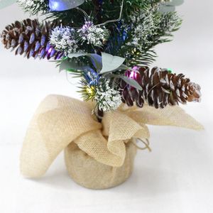 Mini sapin de Noël artificiel de 15.7 pouces avec des lumières LED en épicéa réalistes Bassin inférieur en lin grossier en ciment massif - Product Image 3