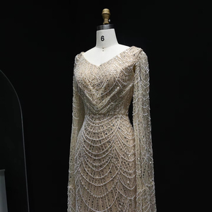 <span class=keywords><strong>Abito</strong></span> da sera a sirena di lusso con <span class=keywords><strong>piume</strong></span> bianche con maniche a mantello Dubai arabo abiti da sposa LSZ110-1 - Product Image 3