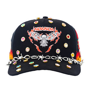 Gorras Trucker TCAP Personalizadas de China con Cristales de Imitación y Cadena Metálica - Product Image 2