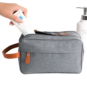 Borsa da barba da viaggio ecologica per uomo di grande capacità alla moda in pelle e tela con motivo Logo con chiusura a cerniera - Product Image 2