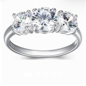Bague J&C en argent sterling 925 plaqué or avec moissanite 0,5 carat, sertie de griffes, style romantique, pour femme, idéale pour mariage, banquet ou événement mondain - Product Image 3