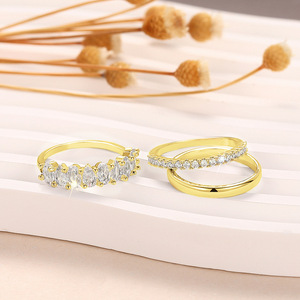 Set di Tre Anelli con Design Geometrico per Donne, Gioielli per Matrimoni e Feste - Product Image 6