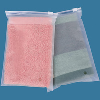 Sacs en plastique givrés à fermeture éclair en gros pour vêtements, sacs d'emballage personnalisés avec logo, sacs en plastique givrés transparents CPE PPE