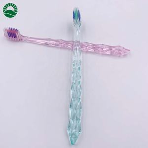 Cepillo <span class=keywords><strong>de</strong></span> Dientes <span class=keywords><strong>de</strong></span> Plástico Transparente con Forma <span class=keywords><strong>de</strong></span> Diamante Nuevo <span class=keywords><strong>de</strong></span> 2019 para Adultos - Product Image 5