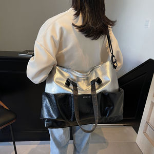 Sac à bandoulière en cuir de haute qualité pour femme, tendance et personnalisable, best-seller - Product Image 3