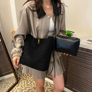 Autumn/Winter <strong>Bucket</strong> Tote <strong>Bag</strong> Retro Suede <strong>Velvet</strong> Large-Capacity Women 2025 New All-Match Zipper Closure Polyester - Product Image 4