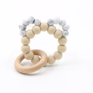 Sonajero de anillo de mordedor de madera sensorial de juguete de bebé de silicona suave de nuevo diseño al <span class=keywords><strong>por</strong></span> <span class=keywords><strong>mayor</strong></span> - Product Image 4