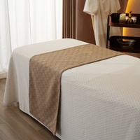 Chemin de lit décoratif en polyester brodé moderne kaki pour hôtels Salons de beauté Logo personnalisé Écharpe de lit écologique Fin de lit