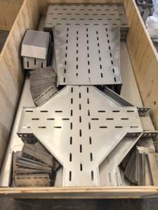 Prix d'usine, construction industrielle, acier galvanisé perforé, chemin <span class=keywords><strong>de</strong></span> câbles 100x50mm 200x100mm avec couvercle, <span class=keywords><strong>norme</strong></span> IEC - Product Image 6