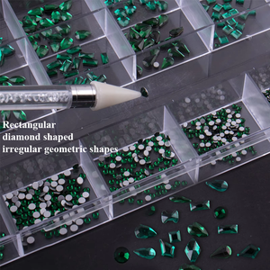 Boîte de strass pour nail art en plastique 3D de luxe avec des cristaux scintillants de couleur AB, des formes mixtes et un <span class=keywords><strong>kit</strong></span> de décoration en diamant - Product Image 4