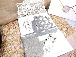 Concevez une nouvelle carte d'invitation de mariage pop-up découpée au laser de luxe de haute qualité avec enveloppe