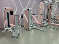 Peinture rose Style Lat Pulldown Low Row Abductor Adductor Banc réglable Équipement de gymnastique pour les femmes