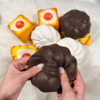 Jouet Squishy en Rouleau Fleur Blanche en PU à Rebond Lent, Simulation Alimentaire, Anti-Stress, Jouet Fidget, Vente en Gros