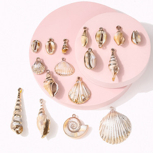 Charm Concha collana in oro placcato oceano stelle marine conchiglia in metallo placcato oro ciondoli in smalto per creazione di gioielli fai da te - Product Image 1