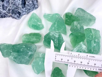 Pierre de fluorite verte naturelle brute pour la décoration, les diffuseurs et l'aménagement paysager