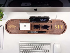 Station d'accueil en bois personnalisée raffinée avec logo sur mesure, organisateur de bureau pour cadeaux d'événements d'entreprise et culture interne - Product Image 2