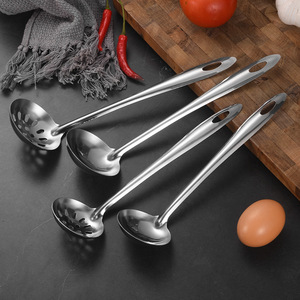 Juego de cucharones para sopa de acero inoxidable con mango de plástico, colador resistente al calor para uso doméstico y comercial, diseño de 7 puntas - Product Image 3
