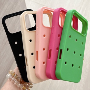 เคสโทรศัพท์มือถือซิลิโคนหลากสีแบบ DIY สำหรับ Iphone14/15/16pro Max พร้อมจี้ตกแต่งแบบ Clog Charms  ทันสมัยและเป็นที่นิยม - Product Image 4
