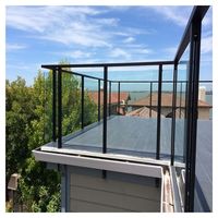 Système de garde-corps en verre résistant à la rouille et aux intempéries Prima PR Commercial pour escalier extérieur moderne, en alliage d'aluminium avec profilé en U